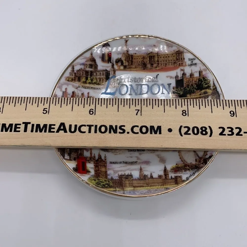 Lot 2 Souvenir Miniature Plates from London